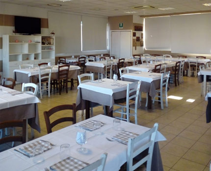 cena degli sconosciuti brescia ristorante pizzeria da maddalena