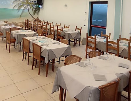 cena degli sconosciuti al ristorante profumo di mare